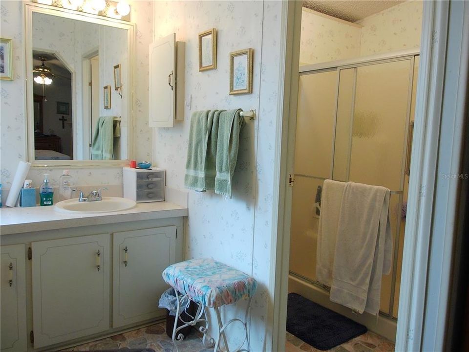 En Venta: $220,000 (2 camas, 2 baños, 1200 Pies cuadrados)