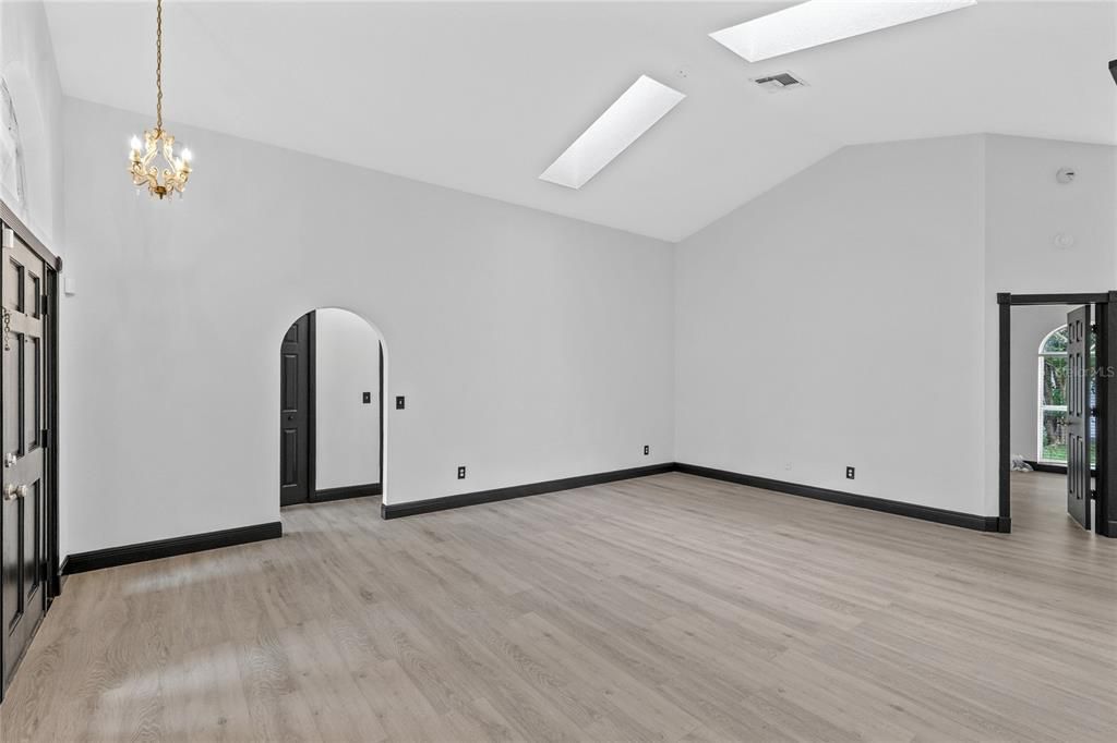 На продажу: $389,000 (3 спален, 2 ванн, 1592 Квадратных фут)