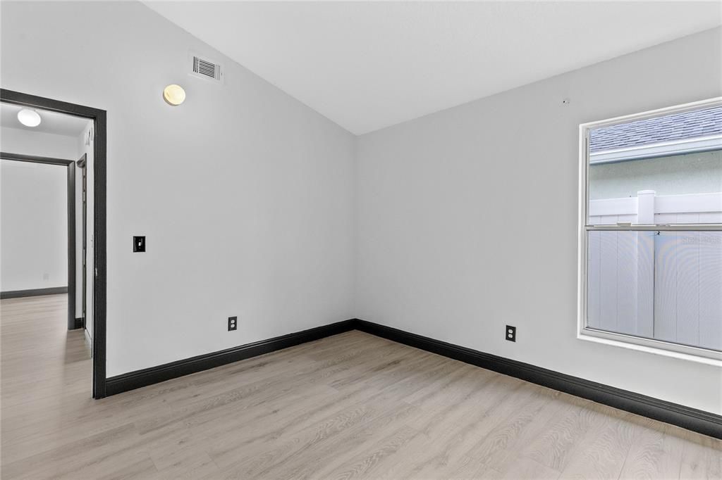 На продажу: $389,000 (3 спален, 2 ванн, 1592 Квадратных фут)