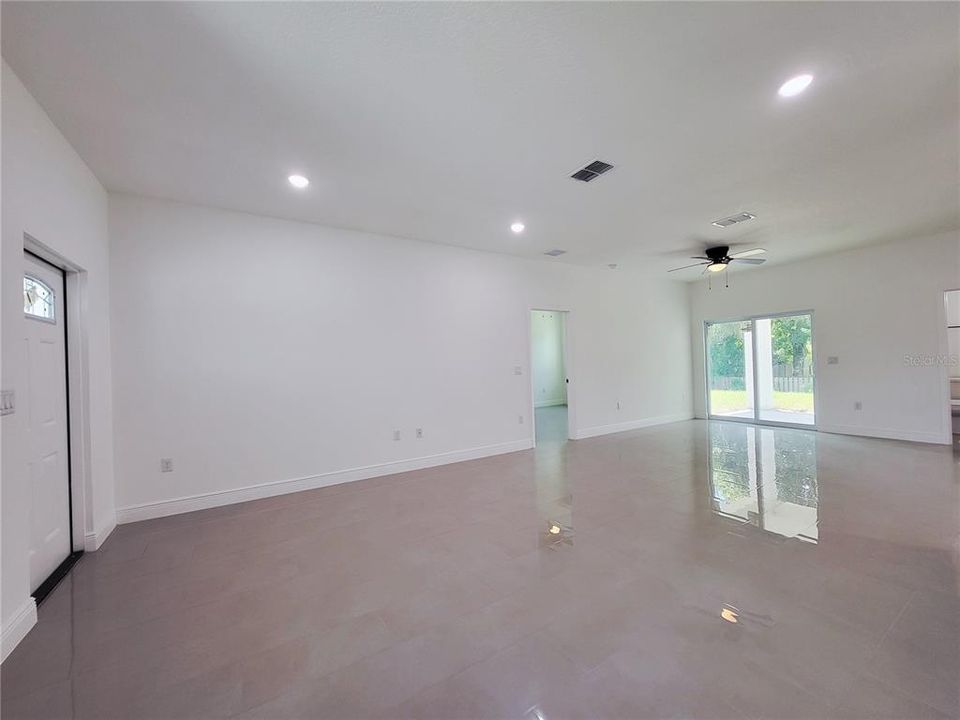 For Rent: $2,249 (3 beds, 2 baths, 1681 Square Feet)