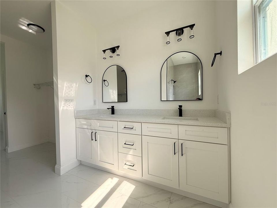 For Rent: $2,249 (3 beds, 2 baths, 1681 Square Feet)