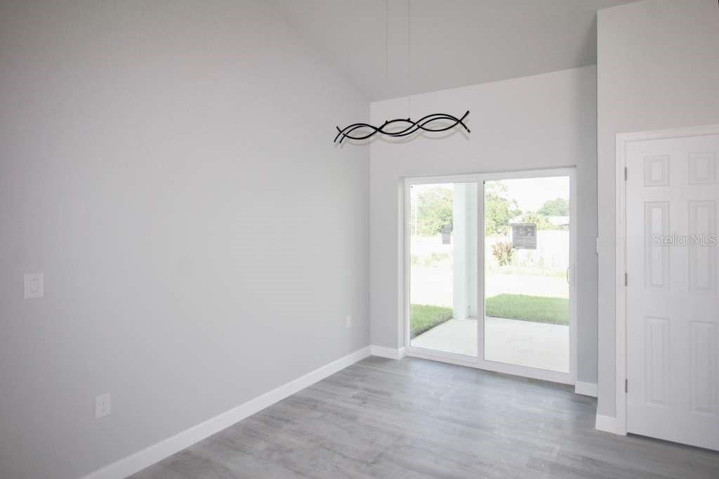 For Rent: $2,350 (3 beds, 3 baths, 1505 Square Feet)