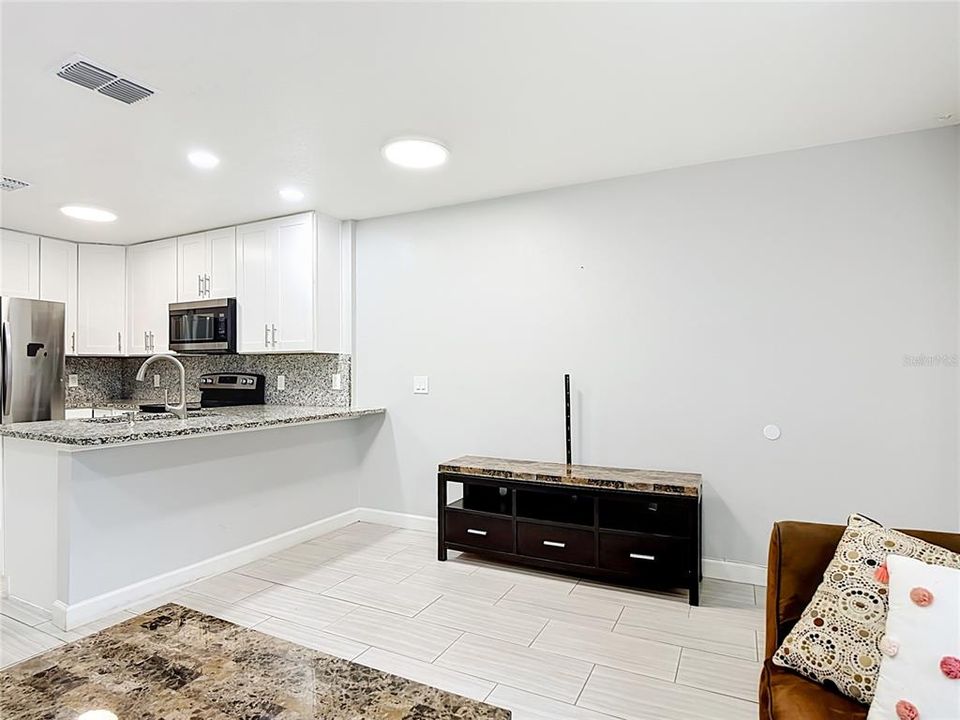 Activo con contrato: $145,000 (1 camas, 1 baños, 595 Pies cuadrados)