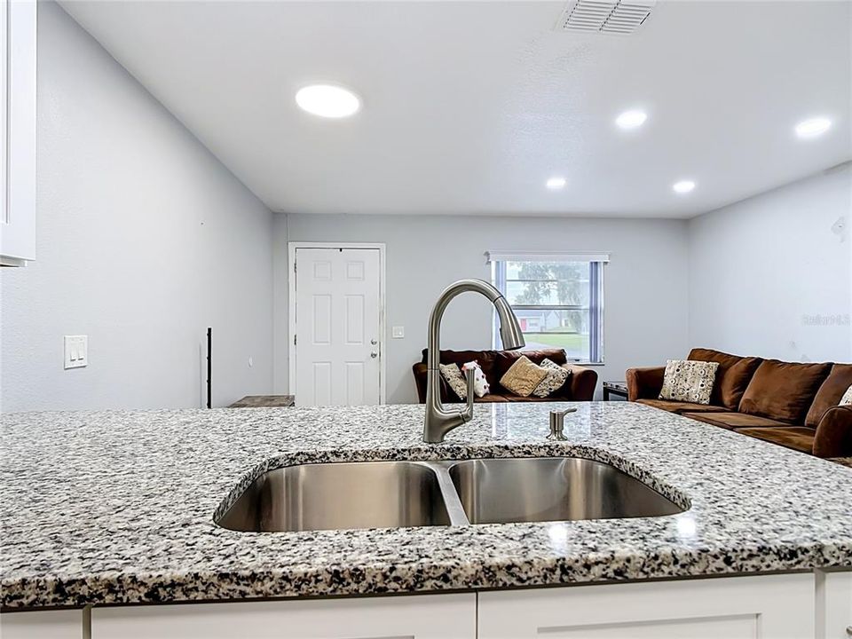Activo con contrato: $145,000 (1 camas, 1 baños, 595 Pies cuadrados)