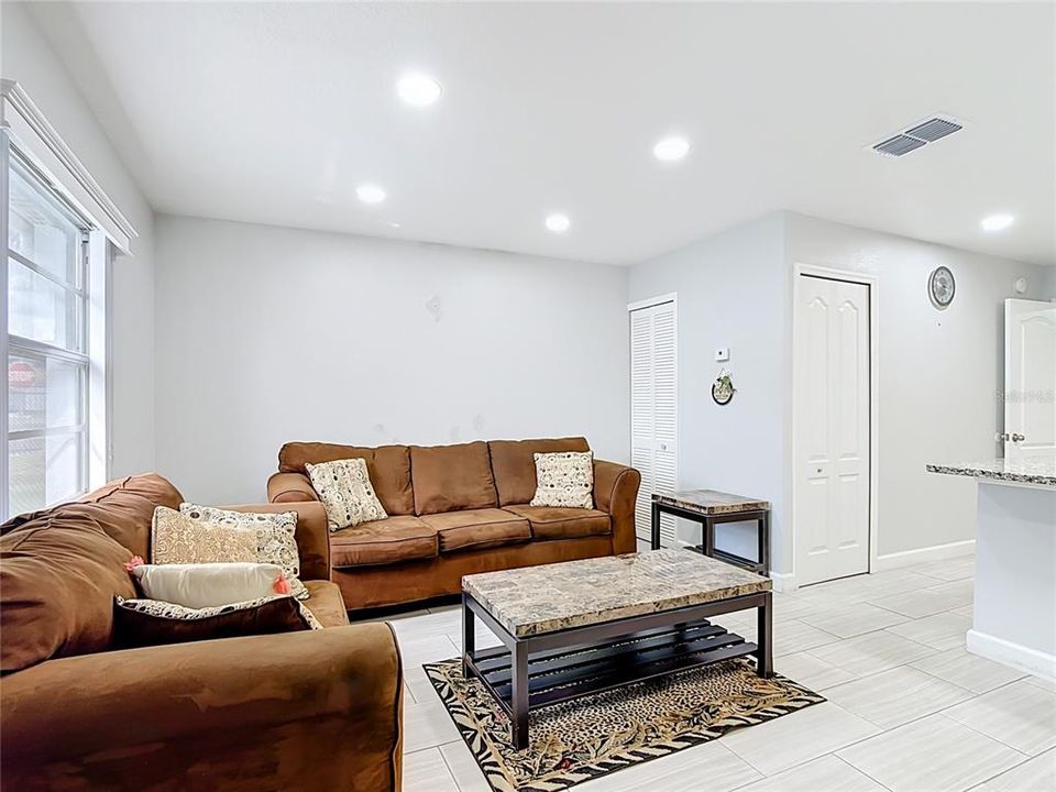 Activo con contrato: $145,000 (1 camas, 1 baños, 595 Pies cuadrados)