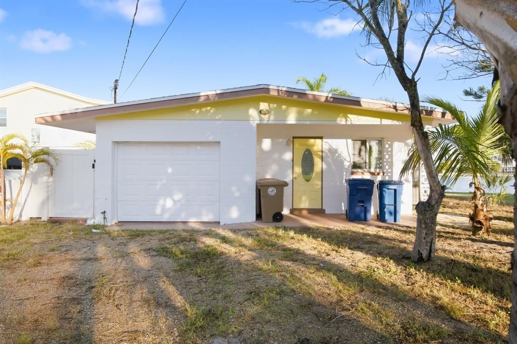 For Sale: $699,000 (0.16 acres)