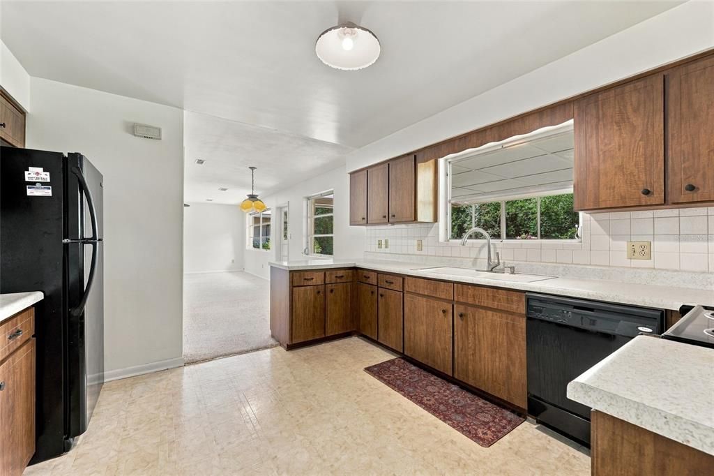 For Sale: $440,000 (4 beds, 2 baths, 2628 Square Feet)