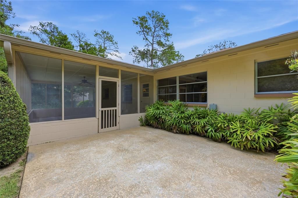 For Sale: $440,000 (4 beds, 2 baths, 2628 Square Feet)