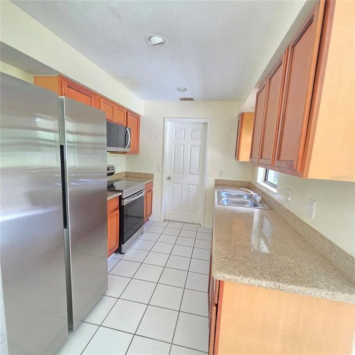 В аренду: $1,799 (3 спален, 2 ванн, 1338 Квадратных фут)