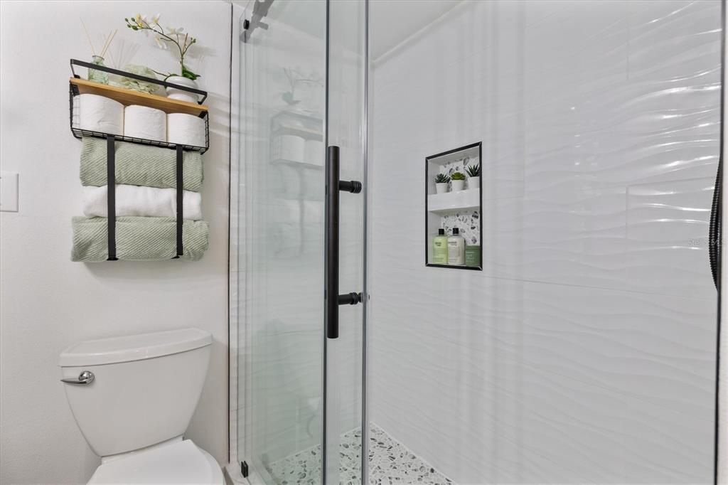 For Sale: $249,900 (3 beds, 2 baths, 1244 Square Feet)