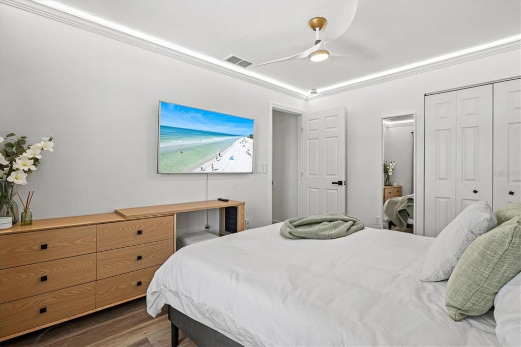 For Sale: $249,900 (3 beds, 2 baths, 1244 Square Feet)