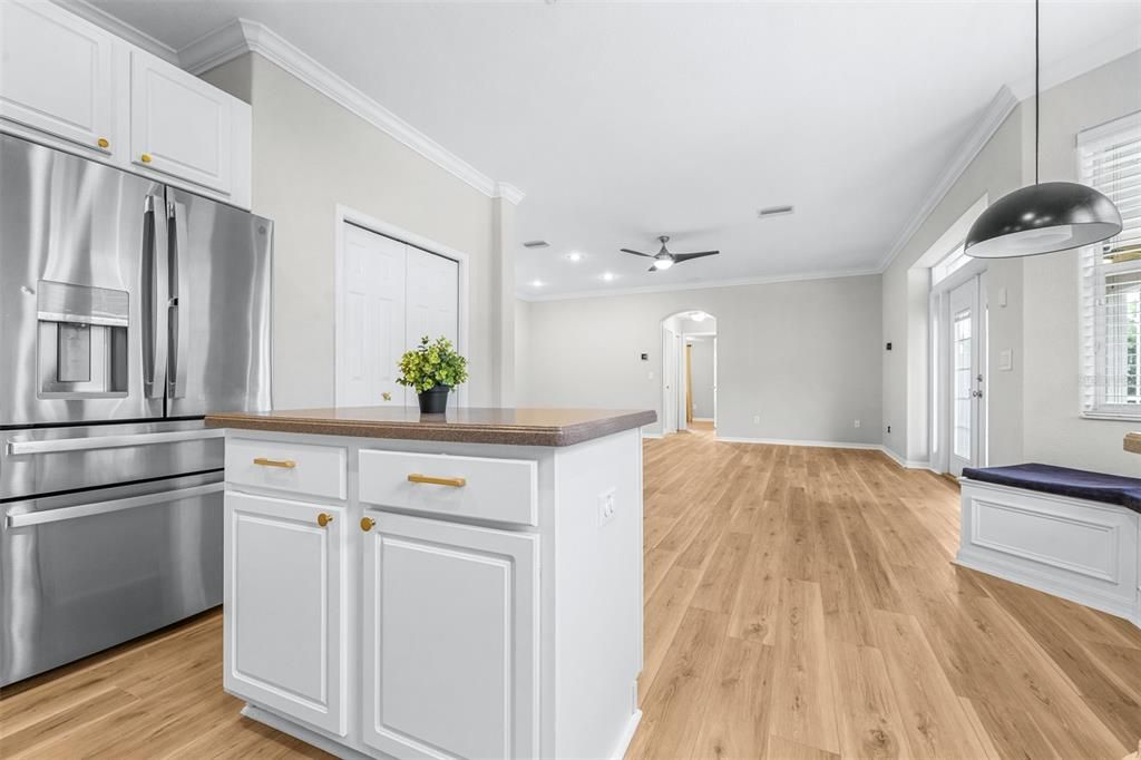 For Sale: $675,000 (5 beds, 3 baths, 2879 Square Feet)