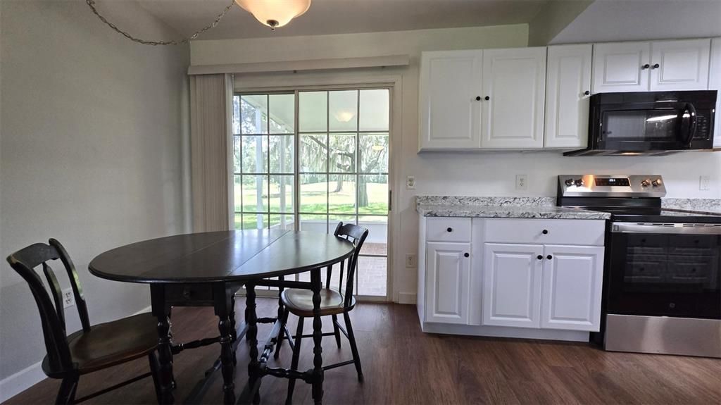 For Sale: $125,000 (2 beds, 2 baths, 840 Square Feet)