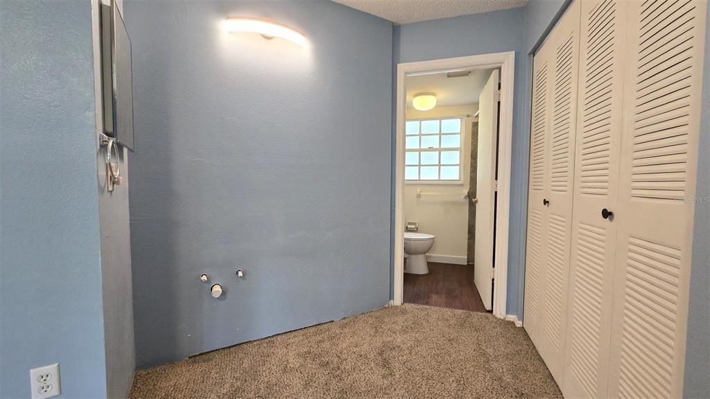 For Sale: $125,000 (2 beds, 2 baths, 840 Square Feet)