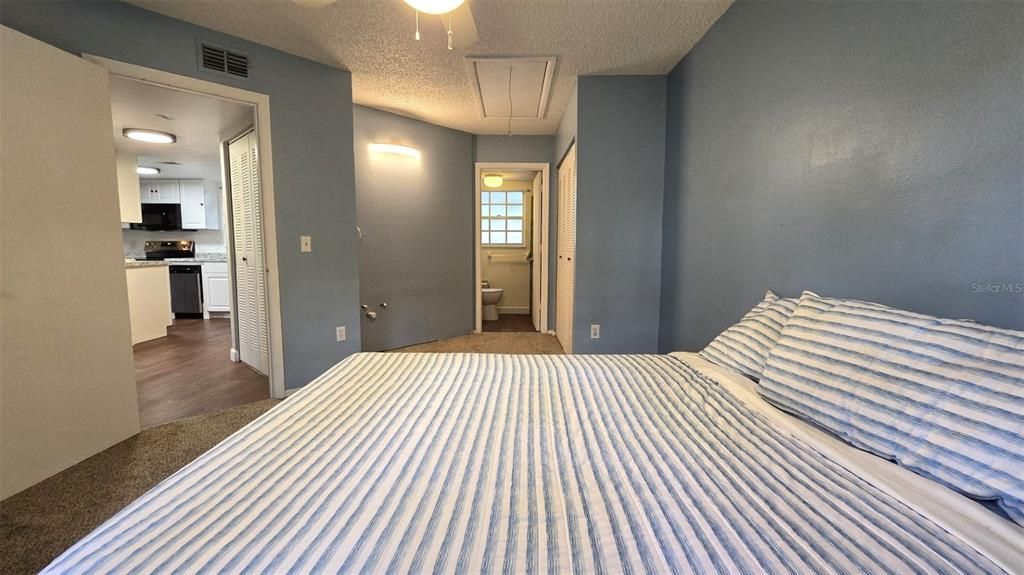 For Sale: $125,000 (2 beds, 2 baths, 840 Square Feet)