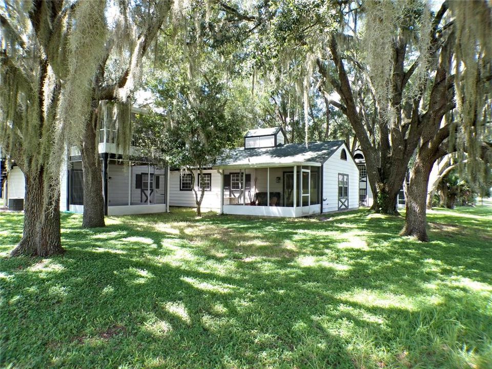 For Sale: $125,000 (2 beds, 2 baths, 840 Square Feet)