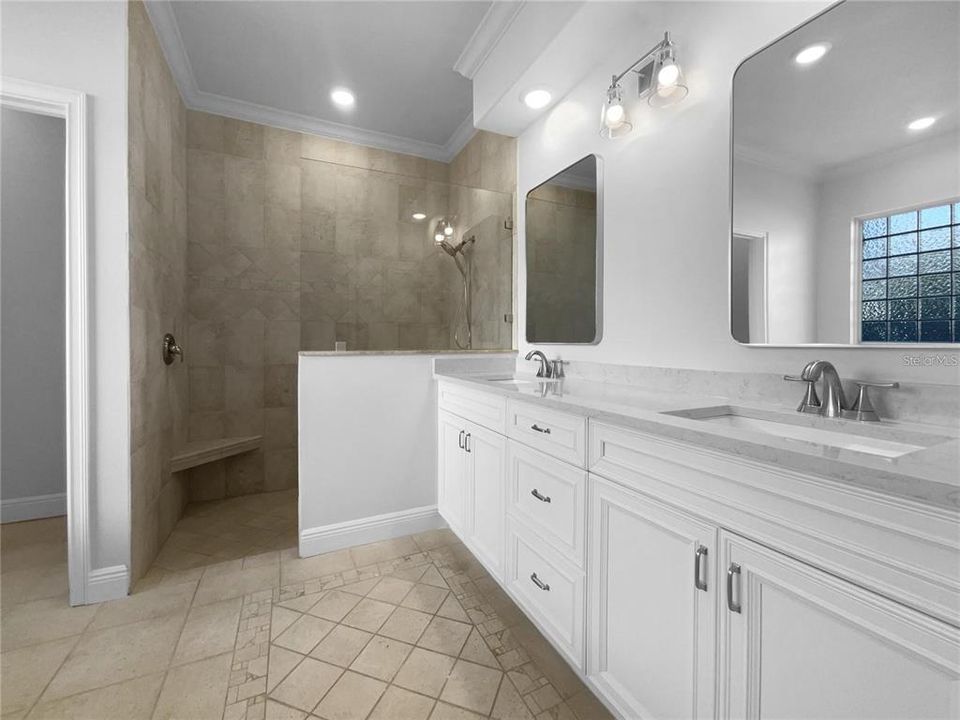 En Renta: $4,950 (5 camas, 3 baños, 2970 Pies cuadrados)
