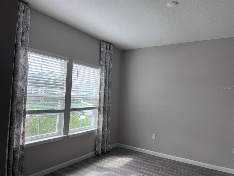 For Rent: $2,300 (3 beds, 2 baths, 2141 Square Feet)