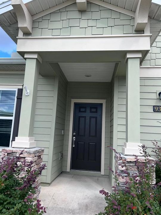 For Rent: $2,300 (3 beds, 2 baths, 2141 Square Feet)