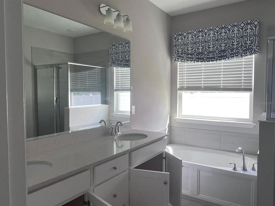 For Rent: $2,300 (3 beds, 2 baths, 2141 Square Feet)