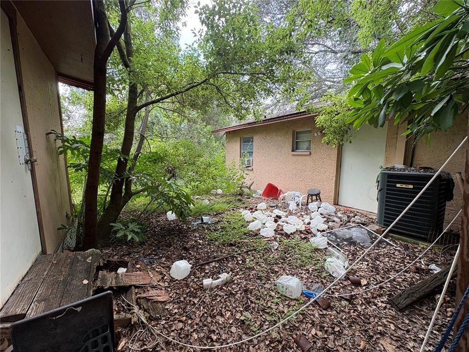 For Sale: $125,000 (3 beds, 1 baths, 995 Square Feet)