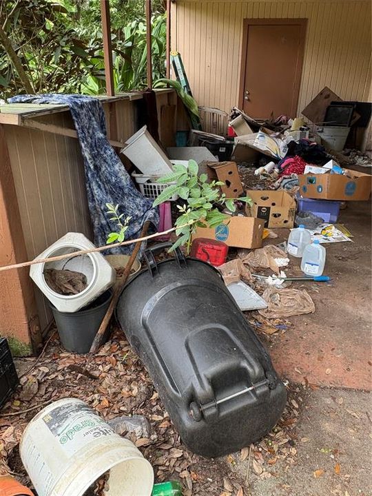 For Sale: $125,000 (3 beds, 1 baths, 995 Square Feet)