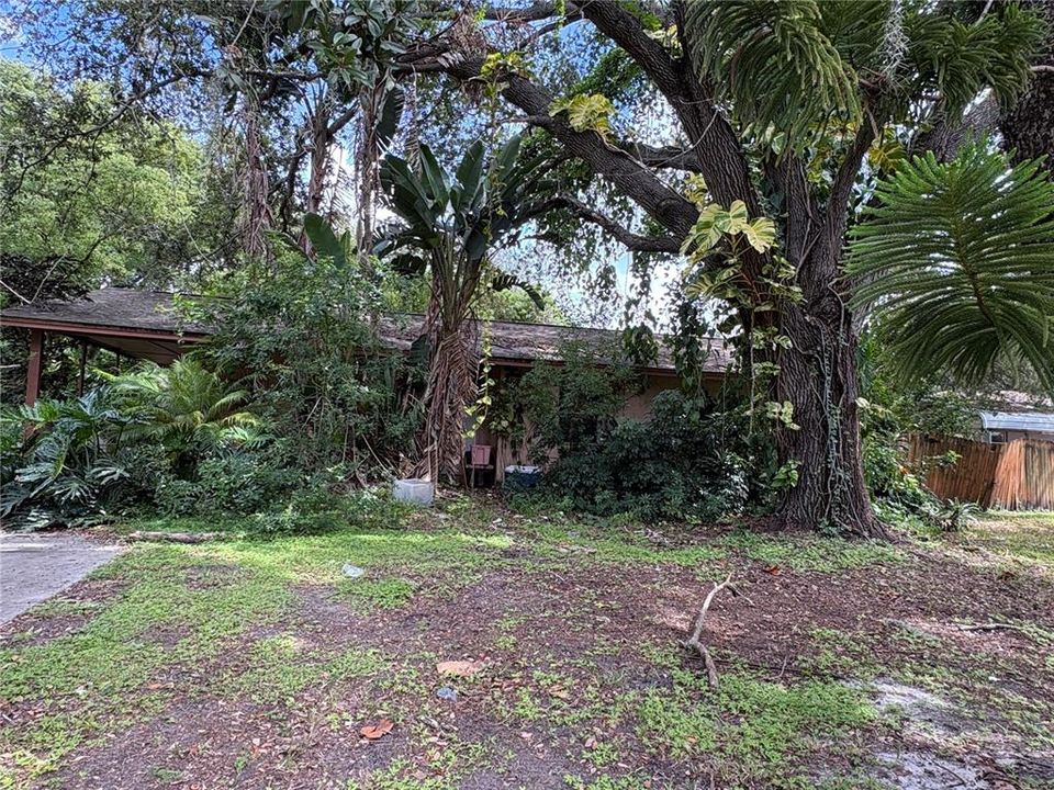 For Sale: $125,000 (3 beds, 1 baths, 995 Square Feet)