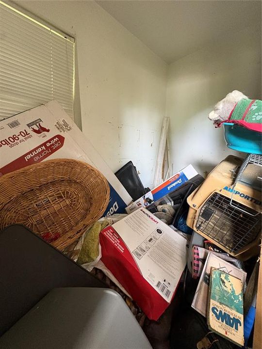 For Sale: $125,000 (3 beds, 1 baths, 995 Square Feet)