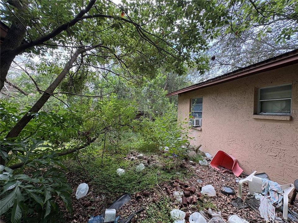 For Sale: $125,000 (3 beds, 1 baths, 995 Square Feet)