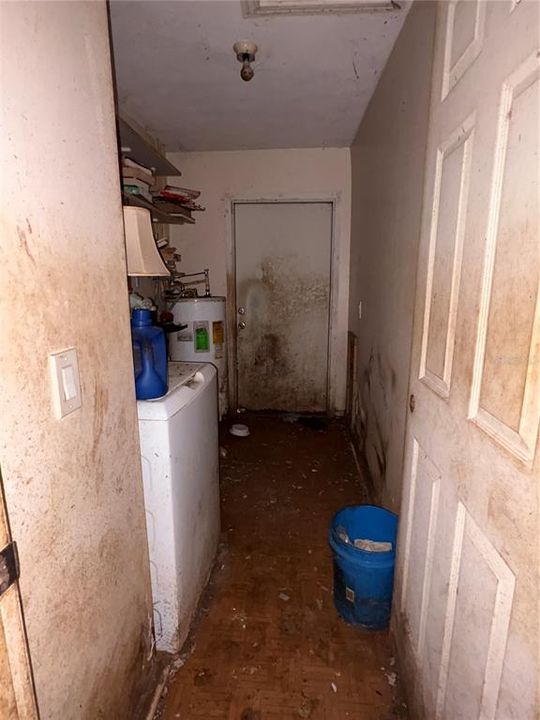 For Sale: $125,000 (3 beds, 1 baths, 995 Square Feet)