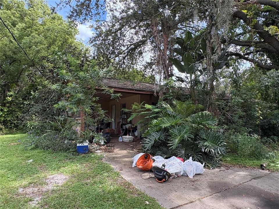 For Sale: $125,000 (3 beds, 1 baths, 995 Square Feet)