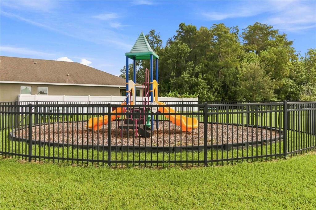 For Rent: $2,800 (4 beds, 2 baths, 1980 Square Feet)