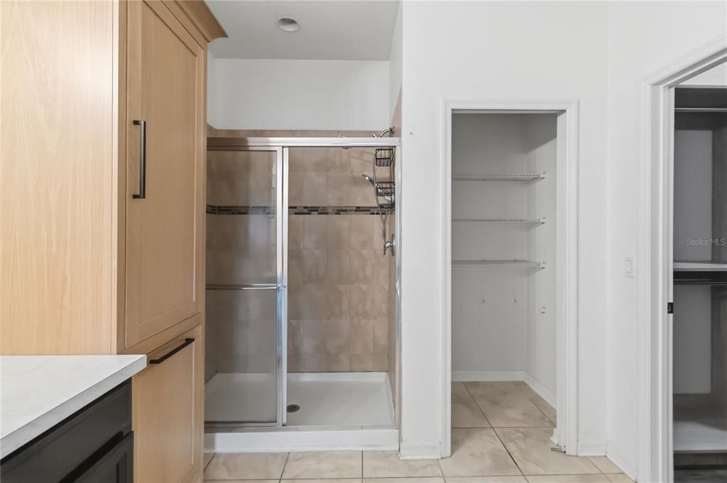 For Rent: $2,800 (4 beds, 2 baths, 1980 Square Feet)