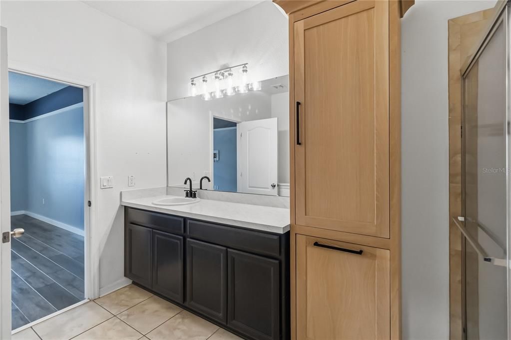 For Rent: $2,800 (4 beds, 2 baths, 1980 Square Feet)