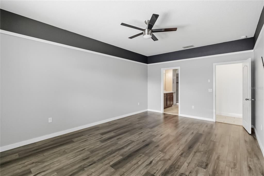 For Rent: $2,800 (4 beds, 2 baths, 1980 Square Feet)