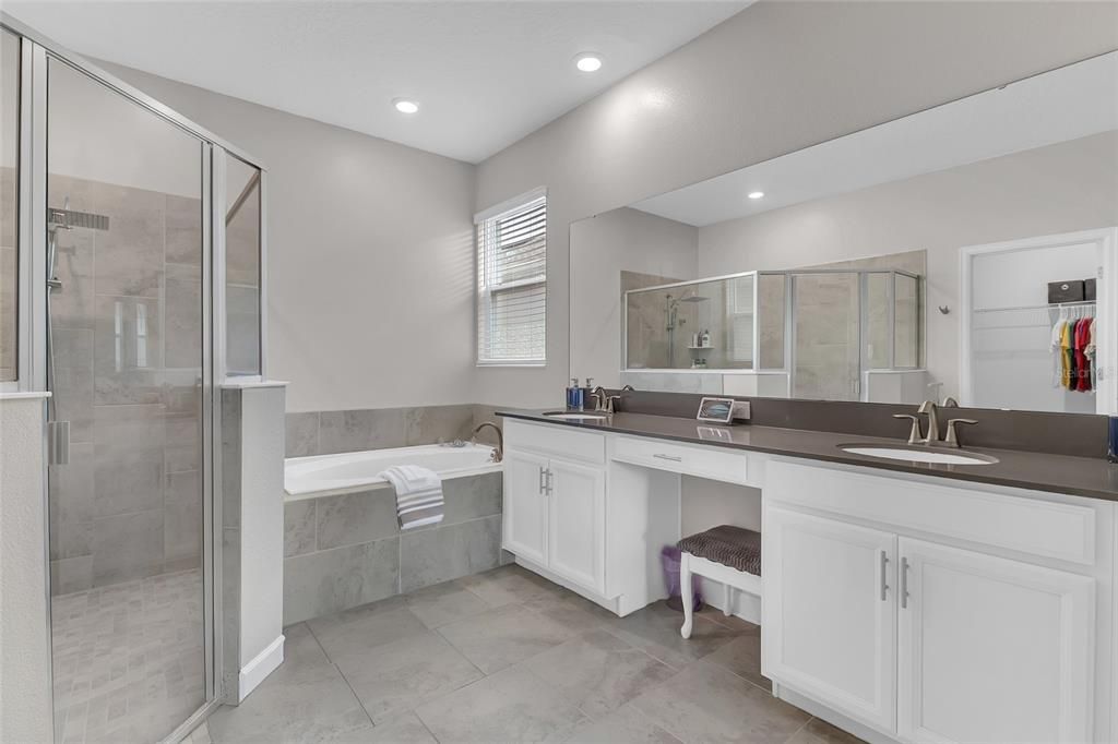 For Sale: $555,000 (4 beds, 2 baths, 2414 Square Feet)