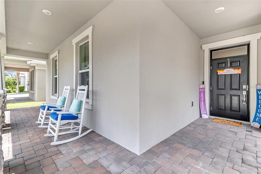 For Sale: $555,000 (4 beds, 2 baths, 2414 Square Feet)