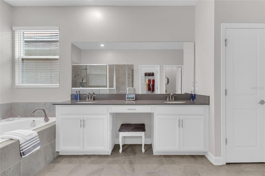 For Sale: $555,000 (4 beds, 2 baths, 2414 Square Feet)