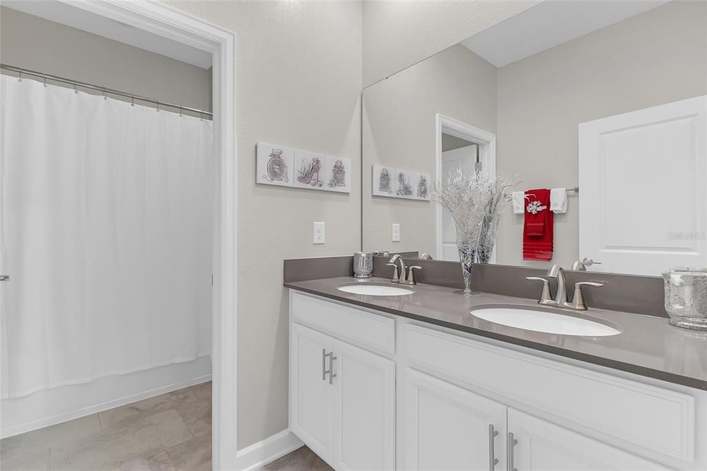 For Sale: $555,000 (4 beds, 2 baths, 2414 Square Feet)