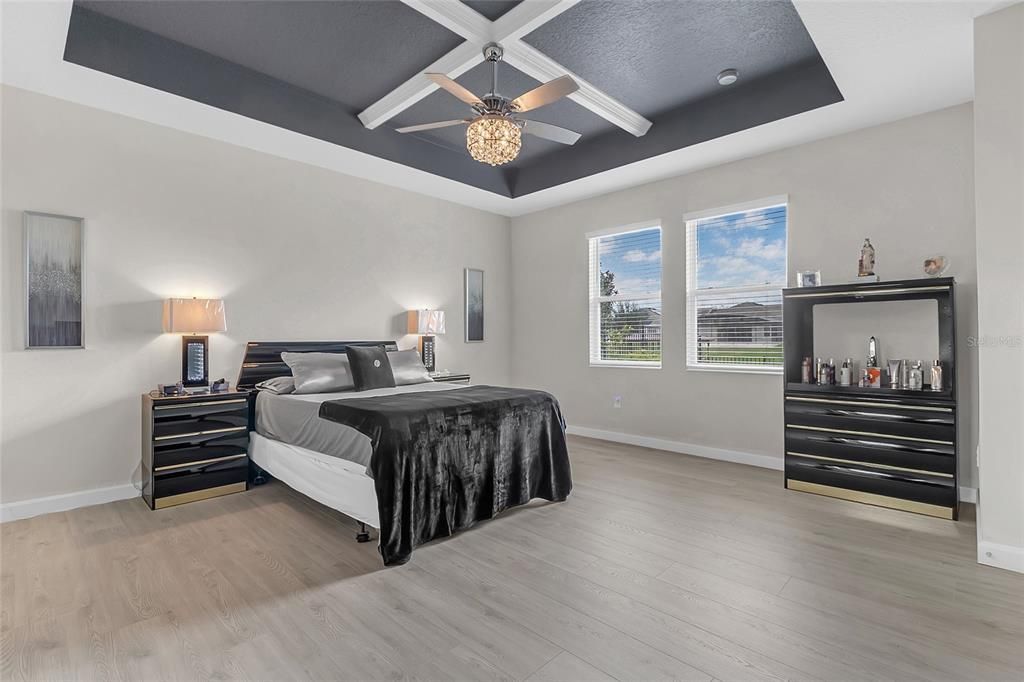 For Sale: $555,000 (4 beds, 2 baths, 2414 Square Feet)