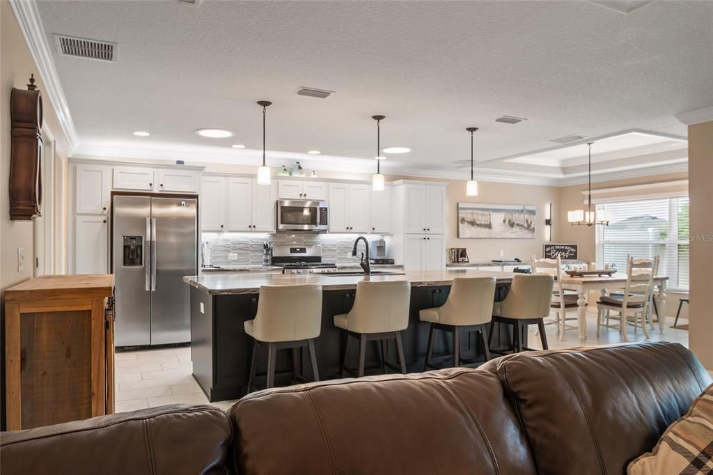 En Venta: $649,900 (3 camas, 2 baños, 2119 Pies cuadrados)