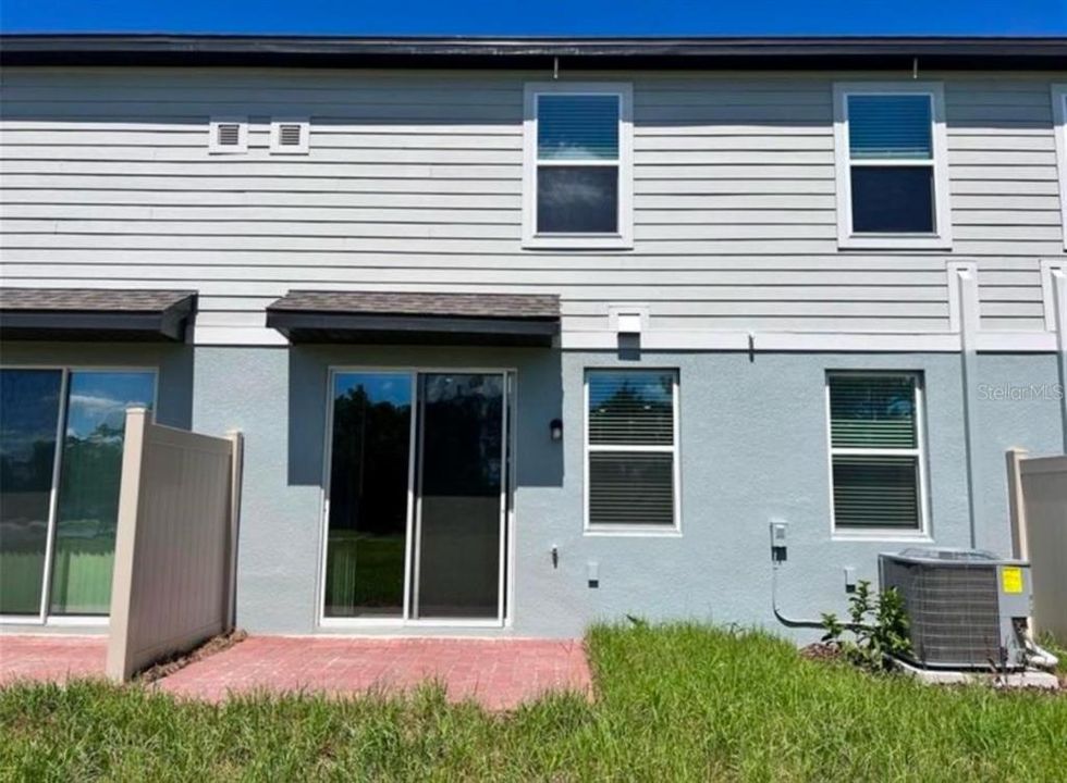 For Rent: $2,300 (3 beds, 2 baths, 1560 Square Feet)