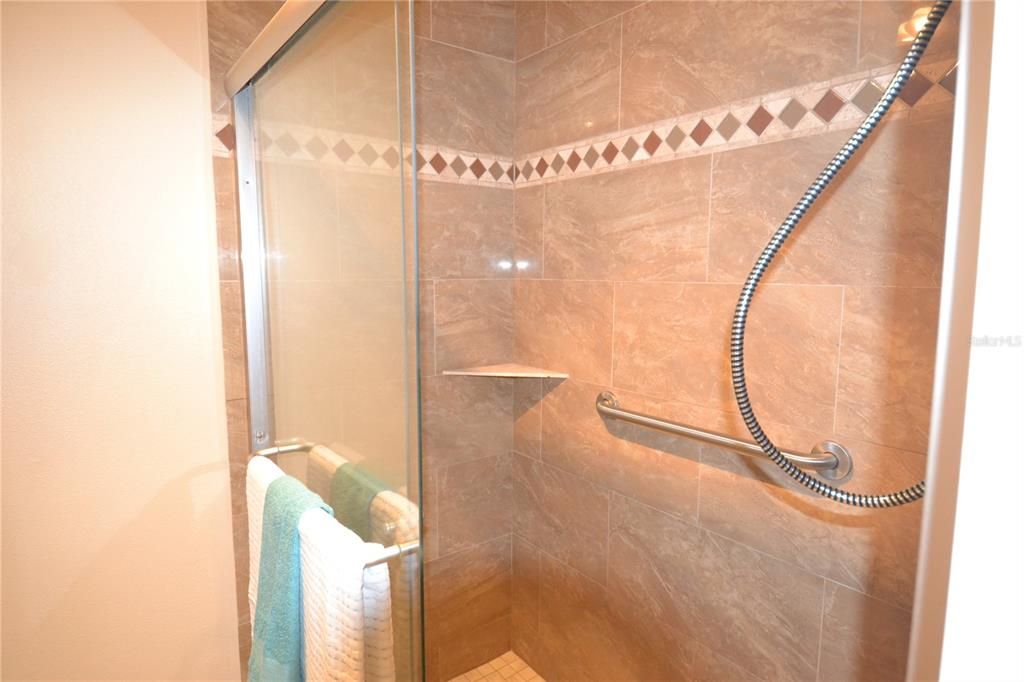 В аренду: $2,450 (2 спален, 2 ванн, 1380 Квадратных фут)