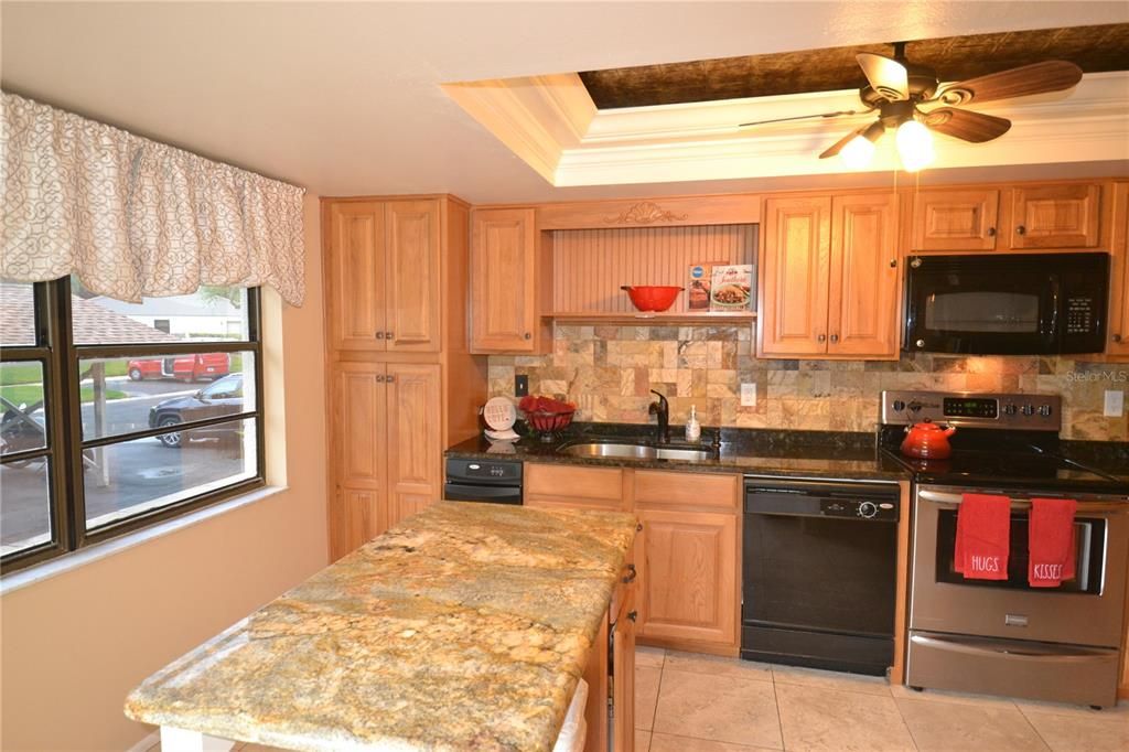 В аренду: $2,450 (2 спален, 2 ванн, 1380 Квадратных фут)