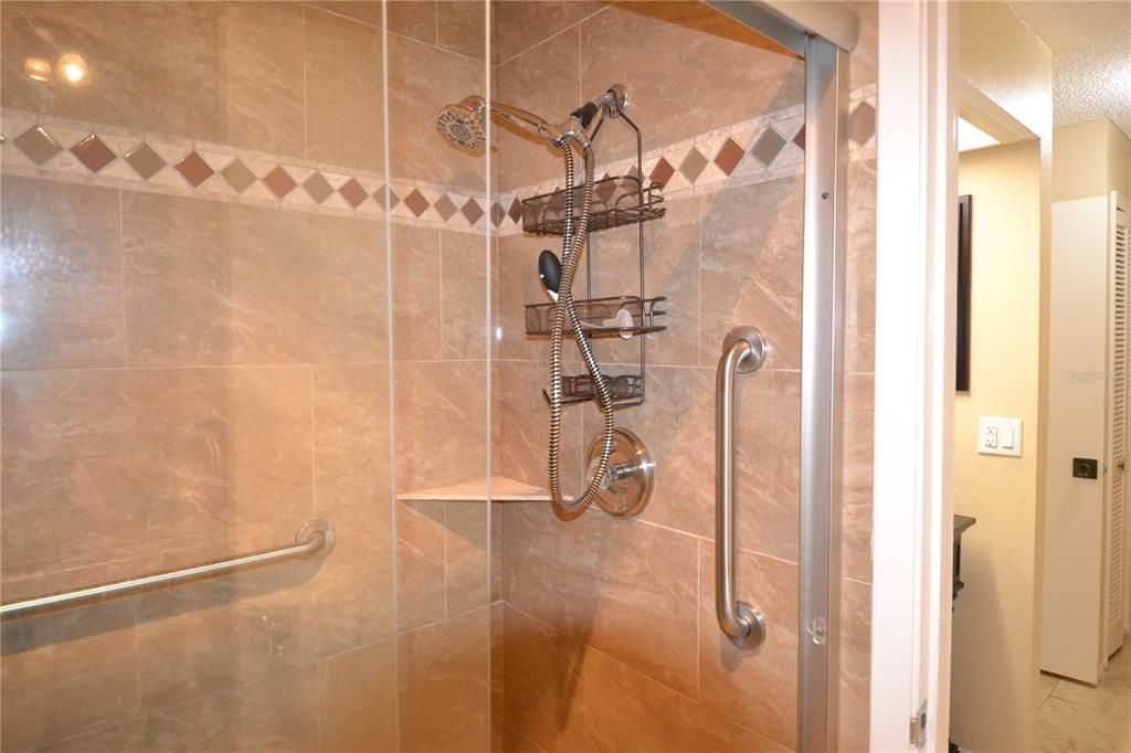 В аренду: $2,450 (2 спален, 2 ванн, 1380 Квадратных фут)