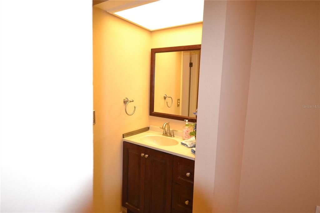 В аренду: $2,450 (2 спален, 2 ванн, 1380 Квадратных фут)