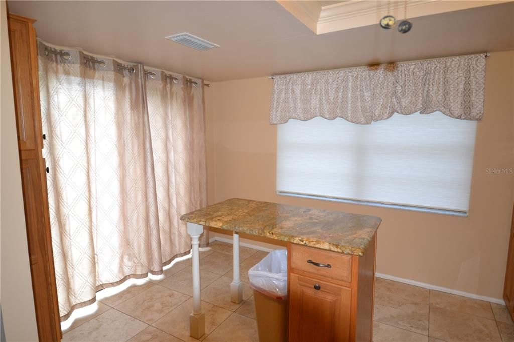 В аренду: $2,450 (2 спален, 2 ванн, 1380 Квадратных фут)