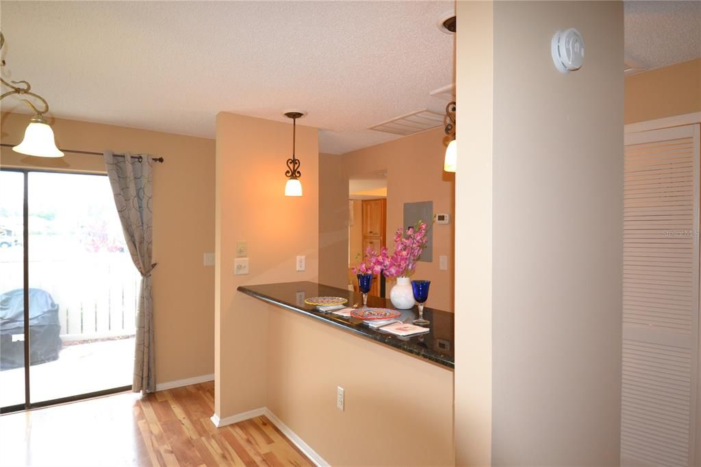 В аренду: $2,450 (2 спален, 2 ванн, 1380 Квадратных фут)