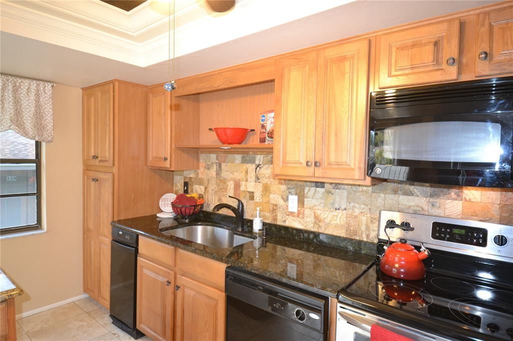В аренду: $2,450 (2 спален, 2 ванн, 1380 Квадратных фут)