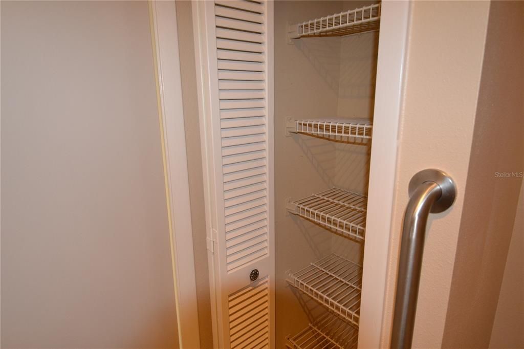 В аренду: $2,450 (2 спален, 2 ванн, 1380 Квадратных фут)